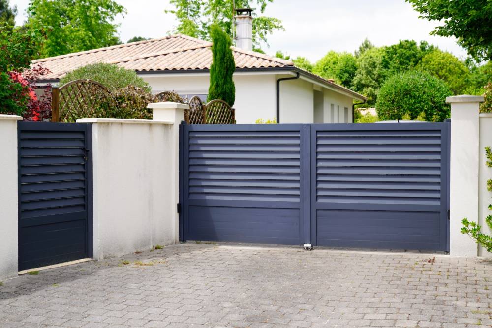 Portail en aluminium près de La Réunion